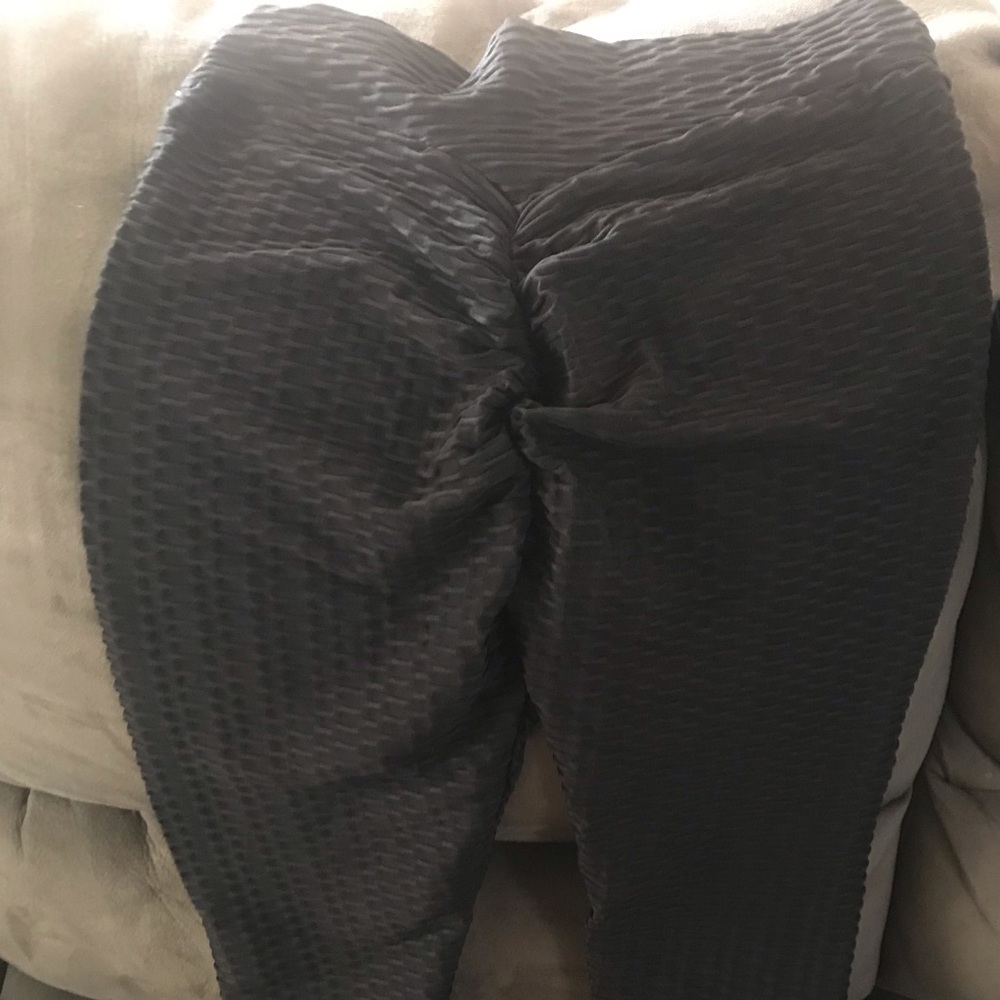 High Waist Tummy Control Booty Lifting Leggings! - Picture 4 of 14